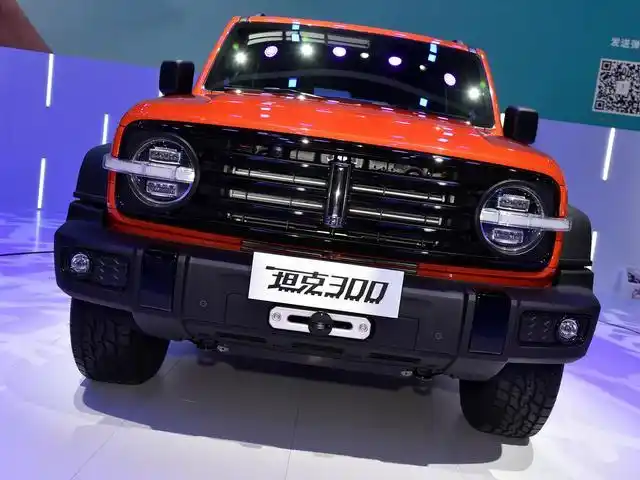 静评魏派坦克300,2.0t 8at配真皮座椅,颜值不输路虎