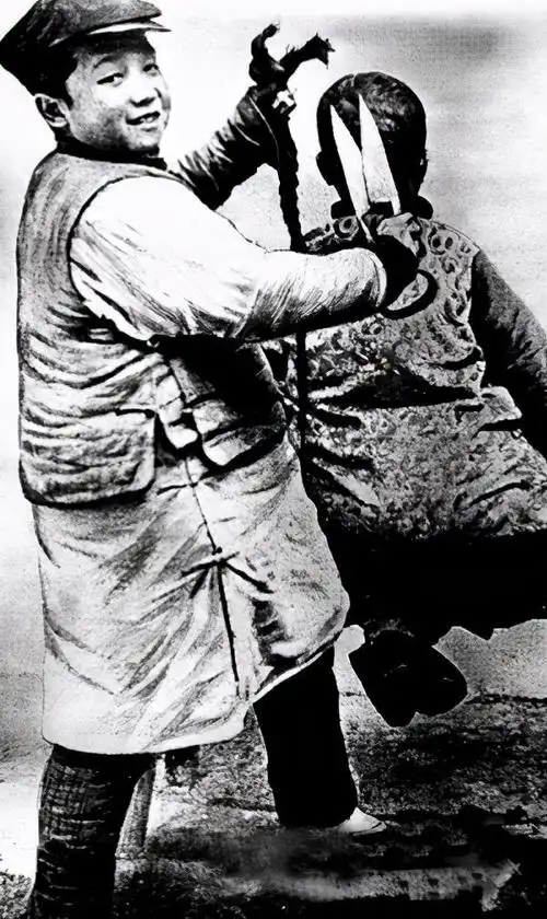 民国成立十几年后为何有些地方还有一半以上的男人留着辫子