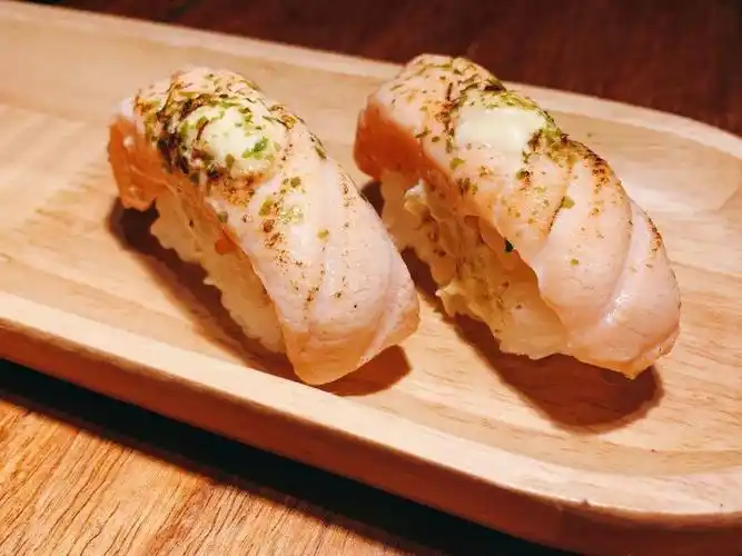 帝王蟹腿焰烧寿司