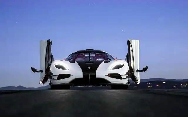 科尼塞克one:1,全球只有6辆的"幽灵"超跑,它的魅力不可阻挡