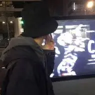 男生戴帽子挡脸头像精选戴帽子让人感觉很神秘