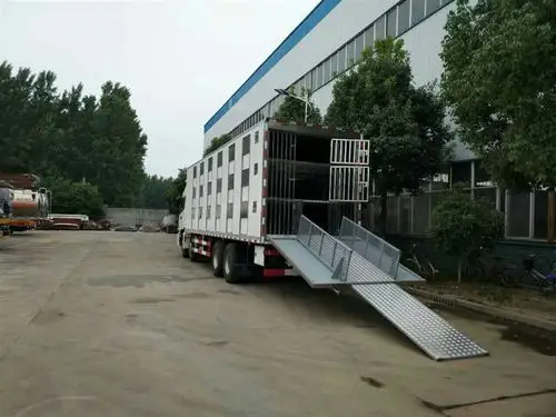 程力专汽—拉猪车,小猪运输车,猪仔运输车,豪华运猪车厂家直销