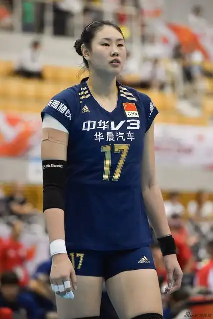 在相当长的时间里,中国女排特别需要颜妮的接班人尽快成长起来,但"北