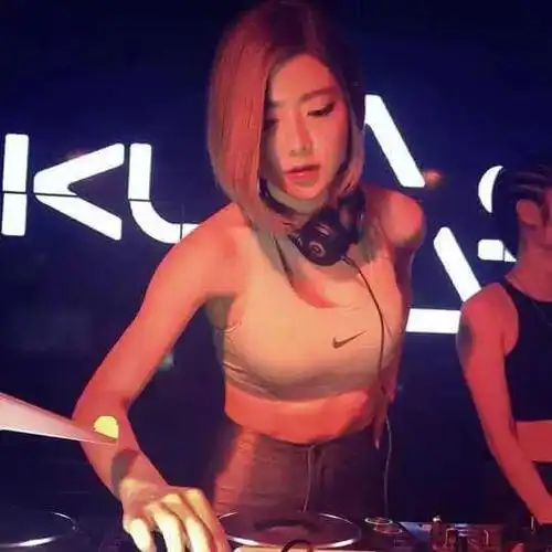韩国最美女dj soda,黄素熙打碟照合集(真的超美)