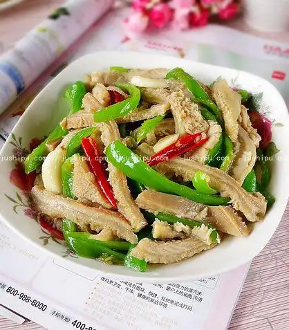 家常菜青椒炒牛肚的做法
