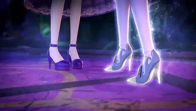 叶罗丽当中出现的很多公主鞋,没想到罗丽的鞋比冰公主的,更亮眼