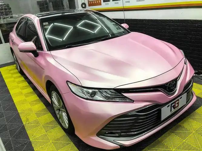 丰田凯美瑞车身改色电光樱花粉 rg瑞集改色膜福建龙岩