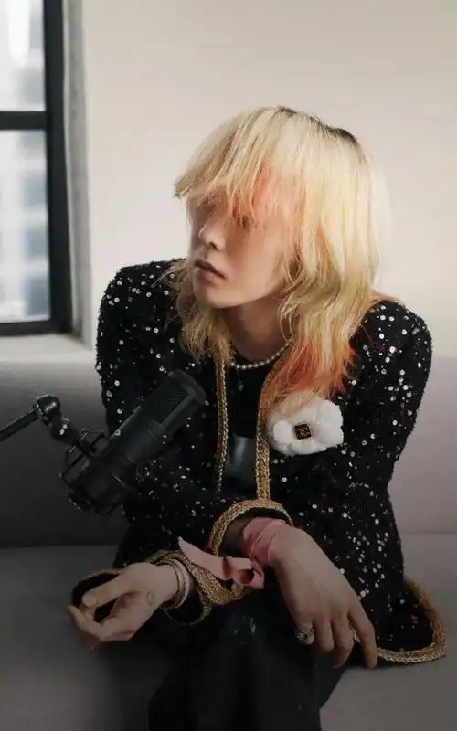 blackpink和权志龙离开yg之后,teddy的黑厂,带着太阳搬离yg娱乐|yg|gd