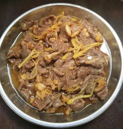 姜丝蒸牛肉——味道鲜美,又嫩又滑,连汤汁都没剩
