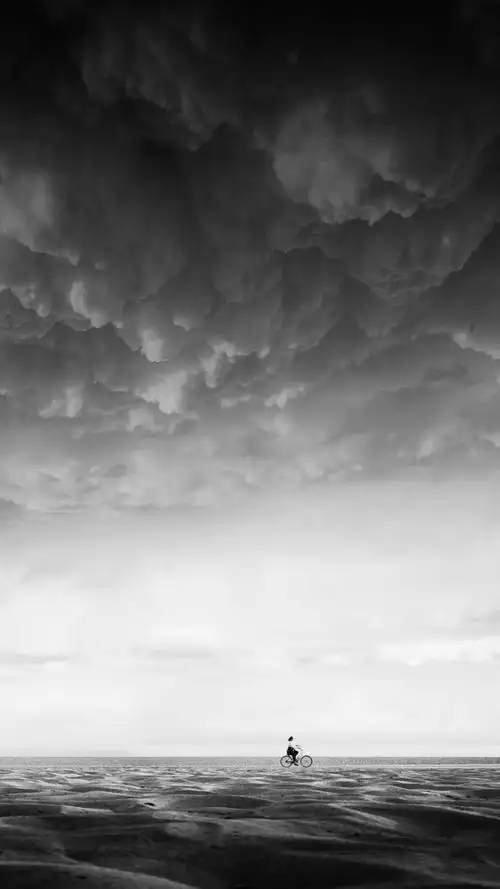 精美壁纸/灰溜溜的天空