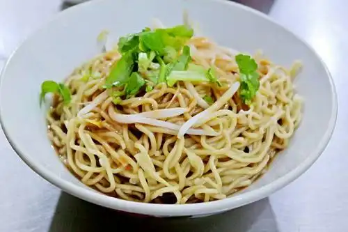 【携程美食林】汕头竹槌干面馆餐馆,同样还是在汕头同益路上,竹槌面也