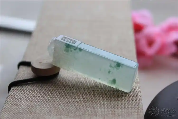 欣赏| 冰种飘花仿古无事牌