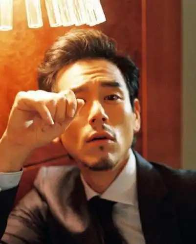 彭于晏公布恋情?男彭友新作?彭于晏蓄胡西装笔挺宣布大事