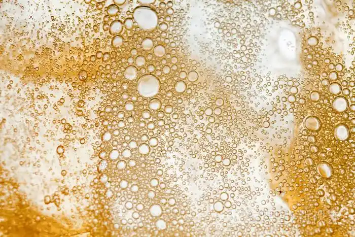 金色的啤酒泡沫