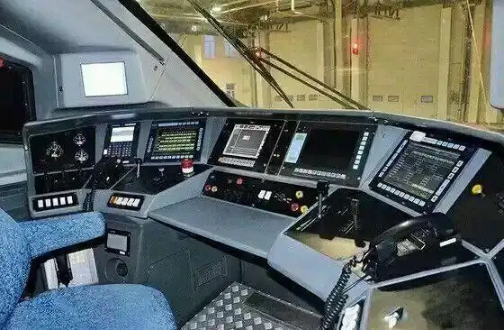 火车头内部结构是什么样子啊?最好配有图片!