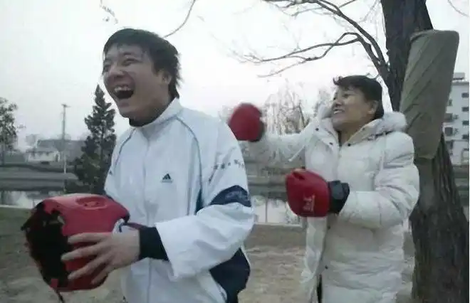 打造出中国第一个脑瘫拳王|汪强|陈娟|拳击|邹市明|泰森_网易订阅