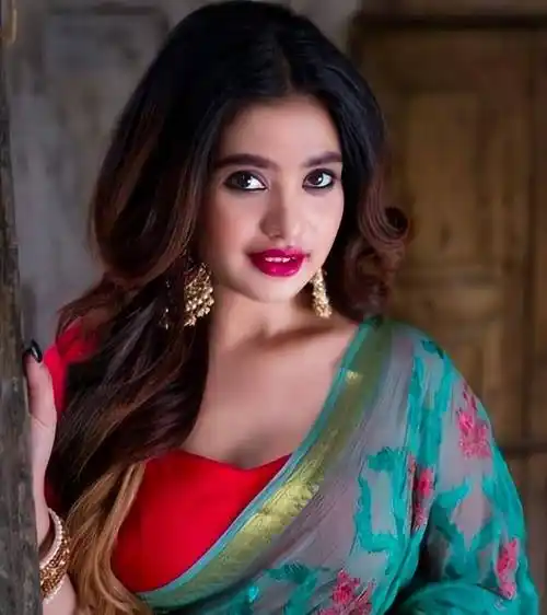 印度电影里肤白貌美的女演员都是婆罗门?片酬最高的都是贱民种姓