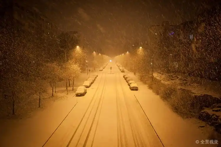 很多_下雪_空路_夜晚_郊区_区域_高清图片_全景视觉