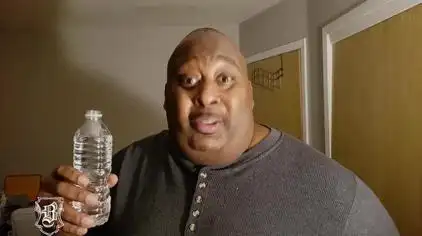 喝水撑大肚子视频 - 西瓜视频