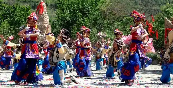 走进电影《夏花》,看桃坪羌寨中的缤纷民俗文化