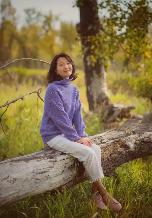 阿姨们拍照手要如何放7个简约的姿势既能安放双手又端庄大气