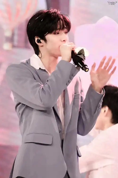 刘耀文舞台氛围感##时代少年团粉丝见面会