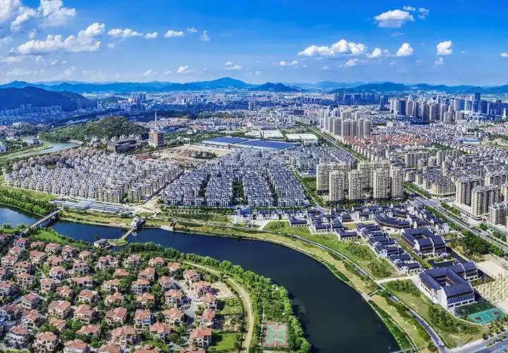 2019年,诸暨城市建成区面积56.4平方公里, 是1949年的37.