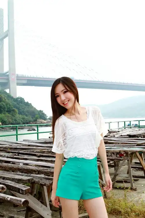 性感美女小夕kitty爆乳性感人体私房写真