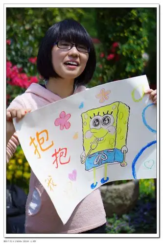 西溪花朝节上,求拥抱的女大学生