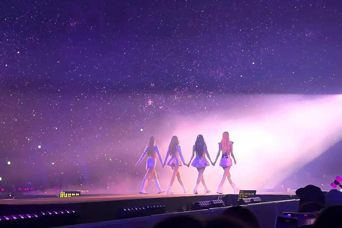 这几张做电脑或者手机壁纸太合适了,四闺女真是这个世界上最美好的