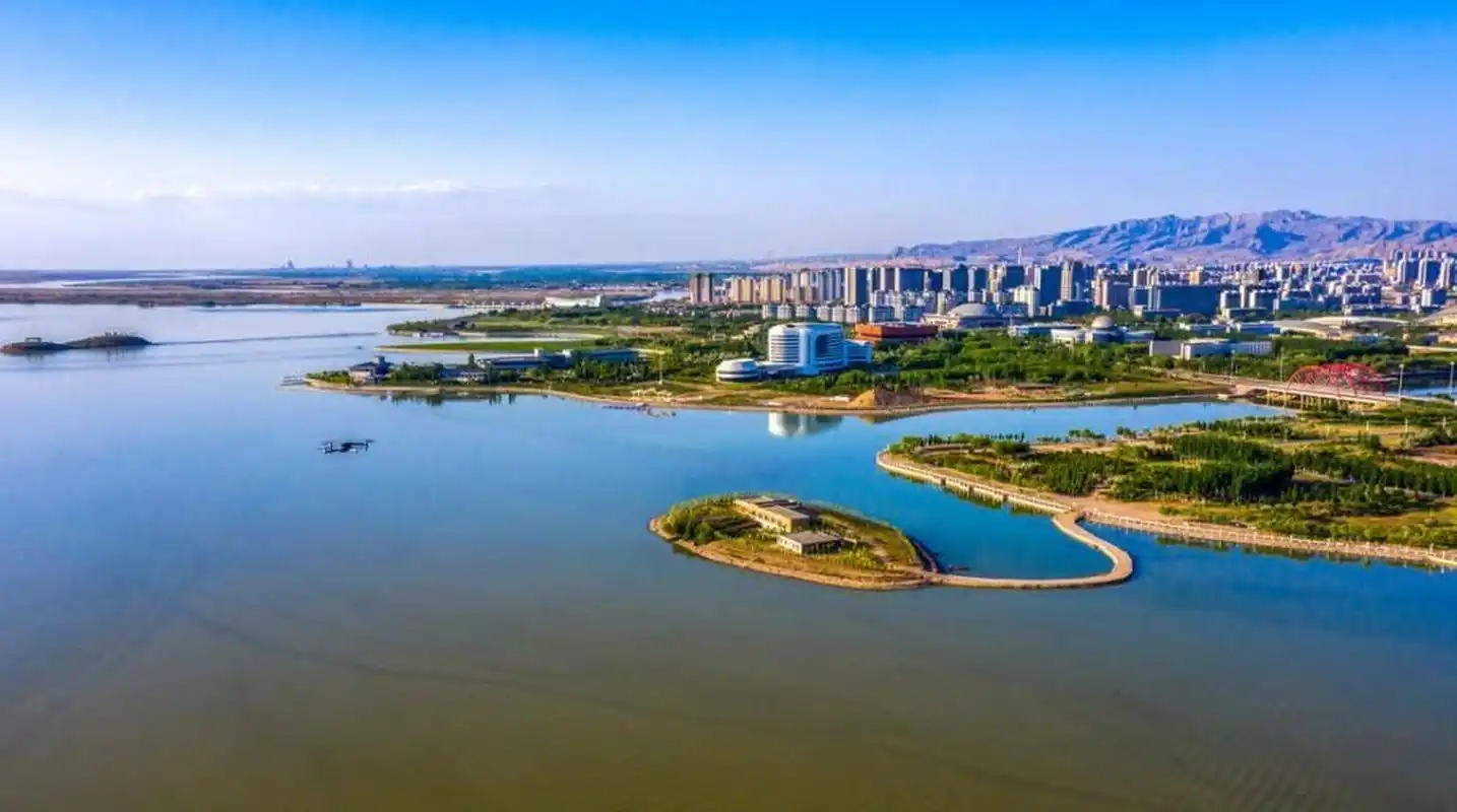 拥有得天独厚的自然风光和丰富的文化底蕴,以下是一份乌海旅游攻略