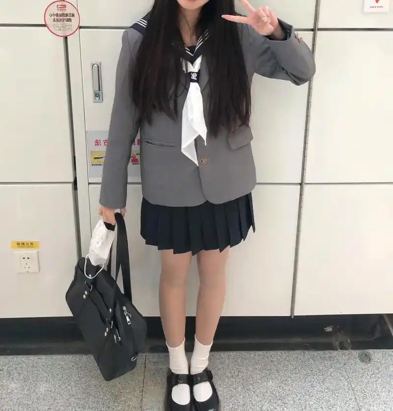 脸会看腻但是感觉不会#jk制服 #每个jk相册都有的照片 - 抖音
