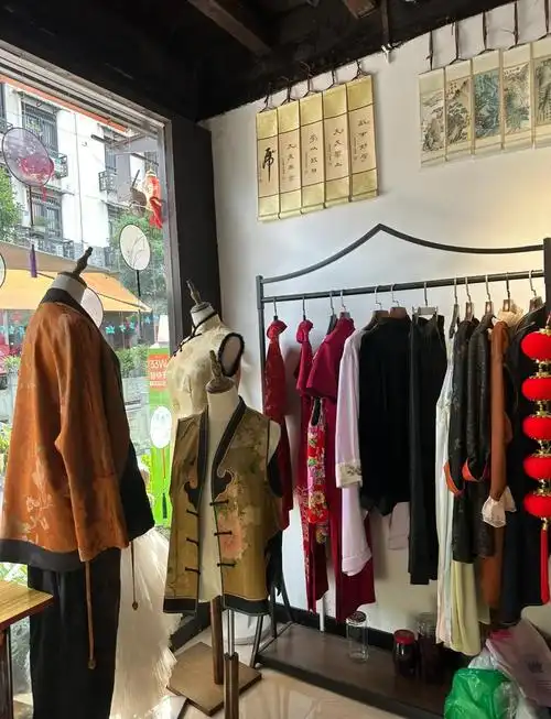 邂逅旗袍定制店:一场美丽的邂逅