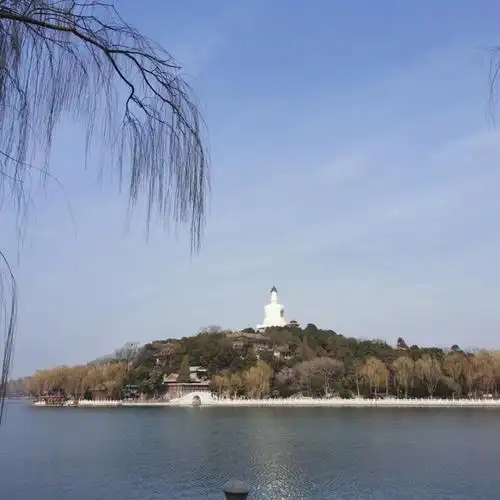 公园工作人员才知道划船业务还没开放之前还刷到好多北海公园拍照攻略