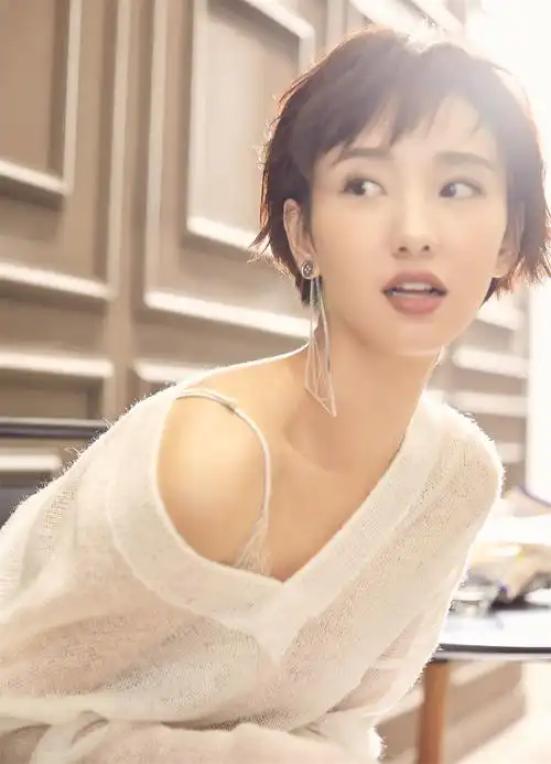 p data-id="gncpdd5g1j">许芳铱,本名许思思