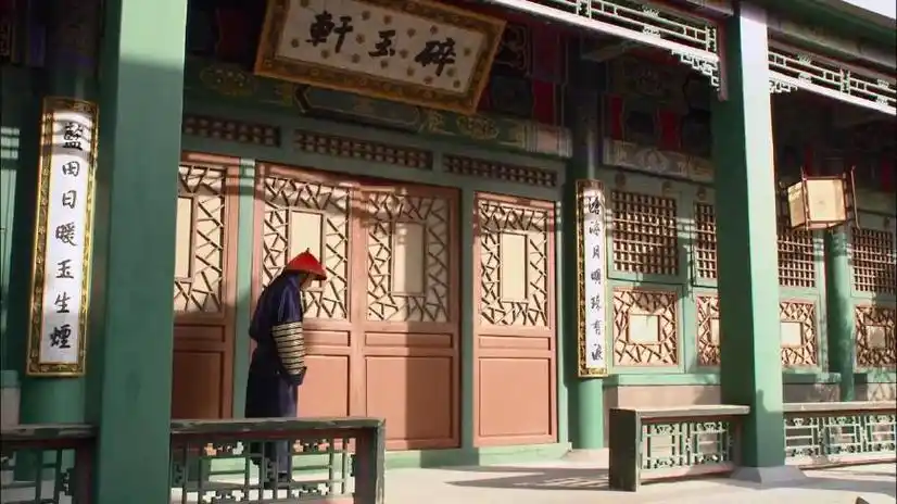 甄嬛传甄嬛入宫时你只知碎玉轩偏远谁注意门前这幅对联了