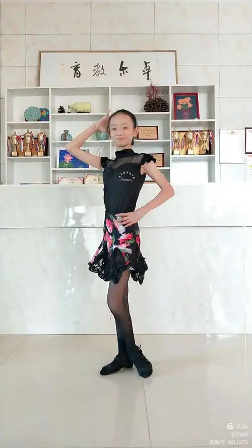 开设班级 拉丁舞 中国舞 少儿画 素描 小小主持人 钢琴 一至六年级