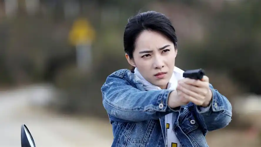 阳蕾新戏《隐藏身份》开机,卧底警花精密布局