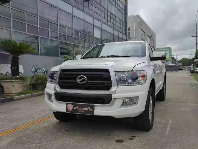 首批国产领主皮卡防弹车出征非洲