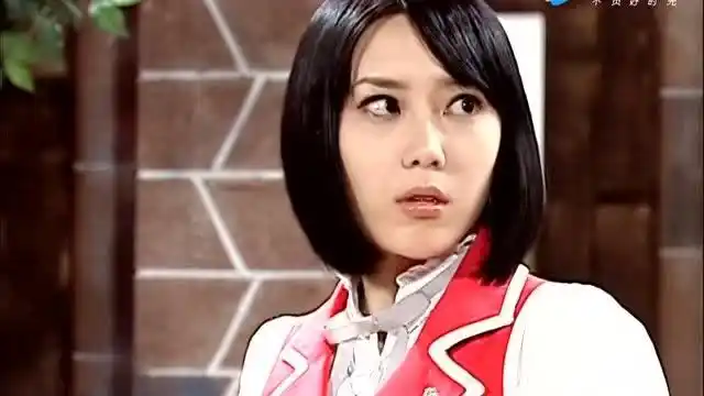 萌学园:艾瑞克吐槽木兰花花眉毛太粗,木兰花花在宿舍练武