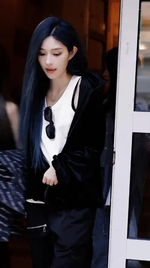 王奕超话383936353637 33383138