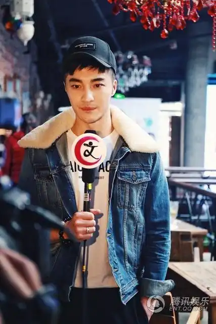 《约会恋爱》看片会 樊野牛仔look展型男魅力