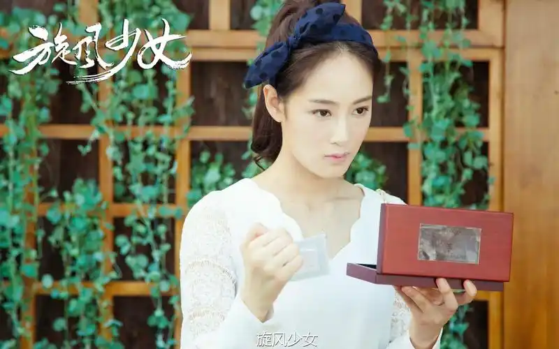 《旋风少女》方婷宜赵圆媛剧照桌面壁纸下载