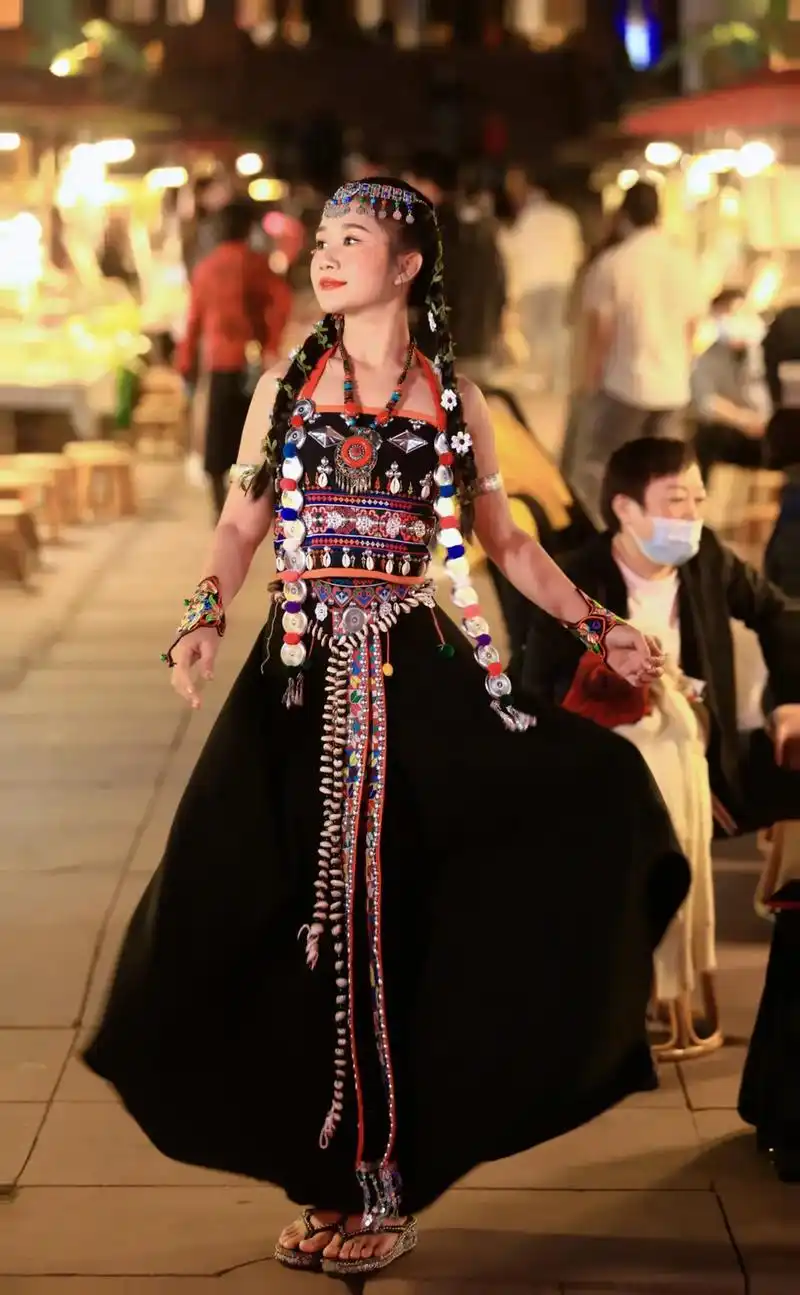 哈尼族服装#云南少数民族 - 抖音