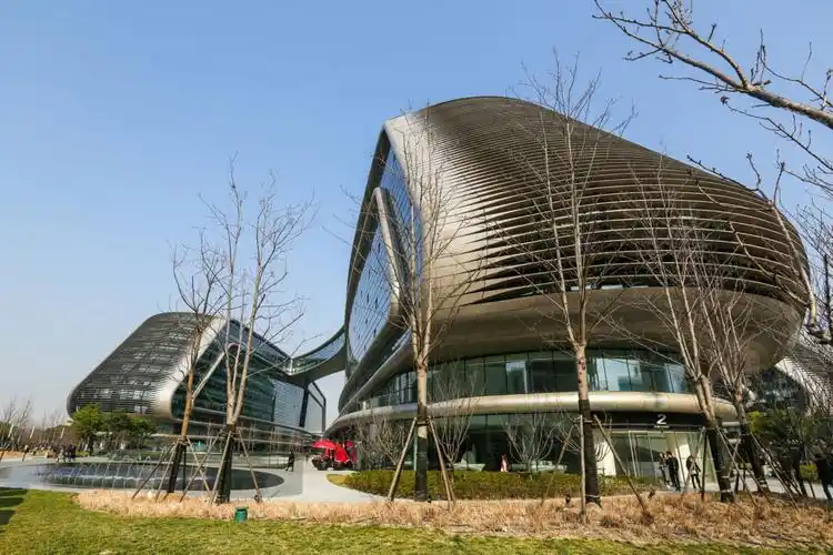 上海凌空soho一举世瞩目的城市名片