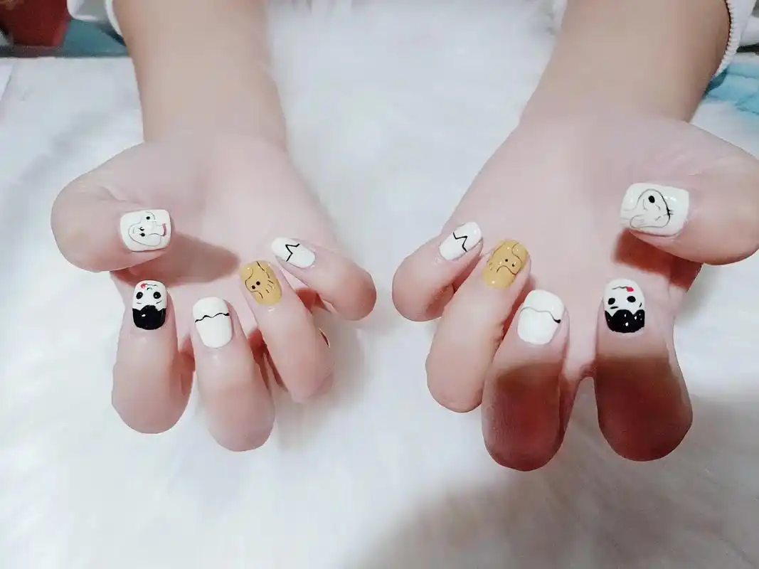 代县阿香美妆美甲卡通图案分享#辣妹美甲  - 抖音