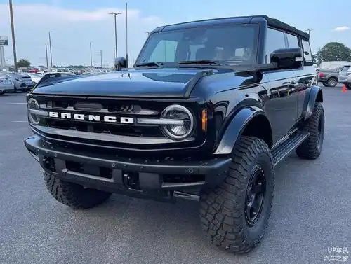 可敞篷的硬派越野车全新福特bronco实车硬派十足