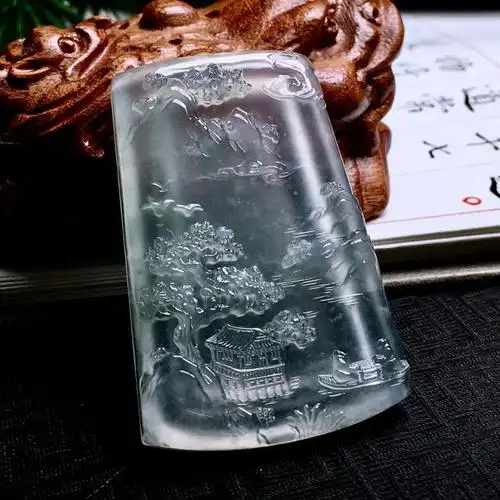 翡翠雕刻的山水牌,很low吗?