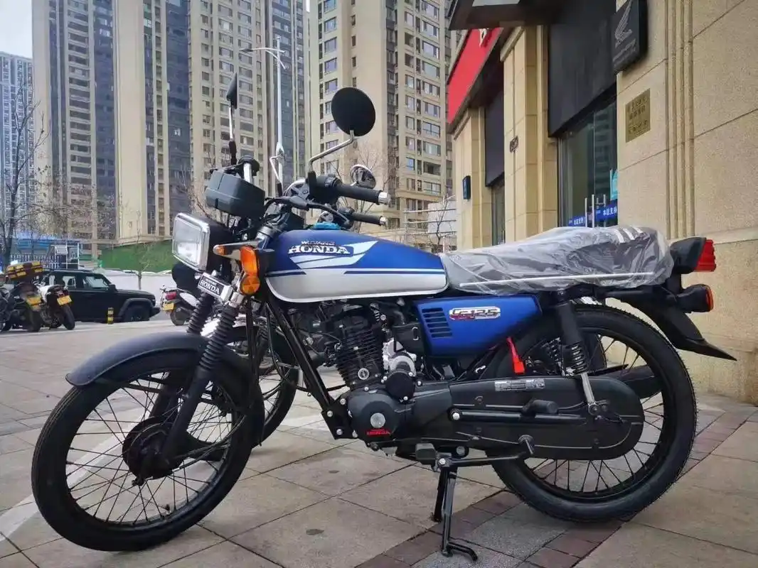 五羊本田cg125复古风摩托车7000 - 抖音