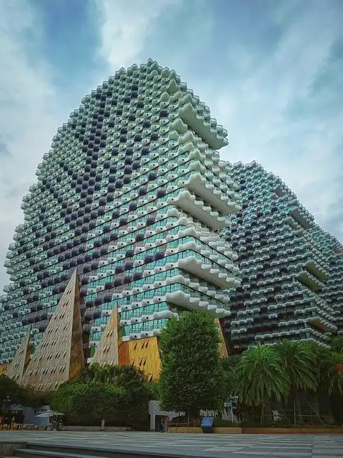 海南三亚有名的地标建筑大树公馆